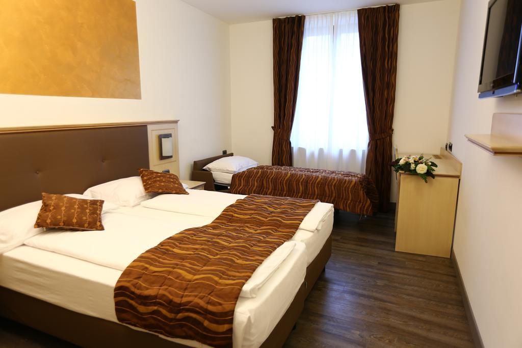 Hotel Portici - Romantik & Wellness Riva del Garda Exterior foto