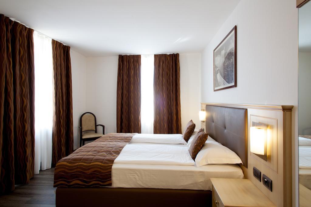 Hotel Portici - Romantik & Wellness Riva del Garda Exterior foto